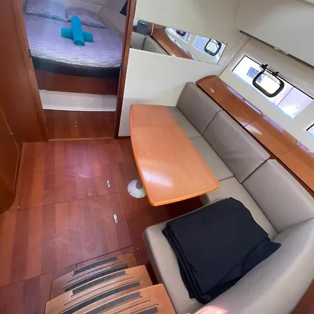 Nuit Inoubliable Sur Un Bateau Linge Et Menage Inclus Botel La Rochelle (Charente-Maritime)