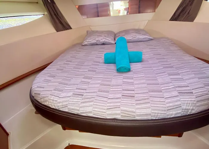 Nuit Inoubliable Sur Un Bateau Linge Et Menage Inclus Botel La Rochelle (Charente-Maritime)